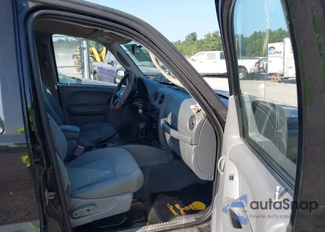 2005 Jeep Liberty Sport z USA, uszkodzony, nr VIN 1J4GL48K65W620837